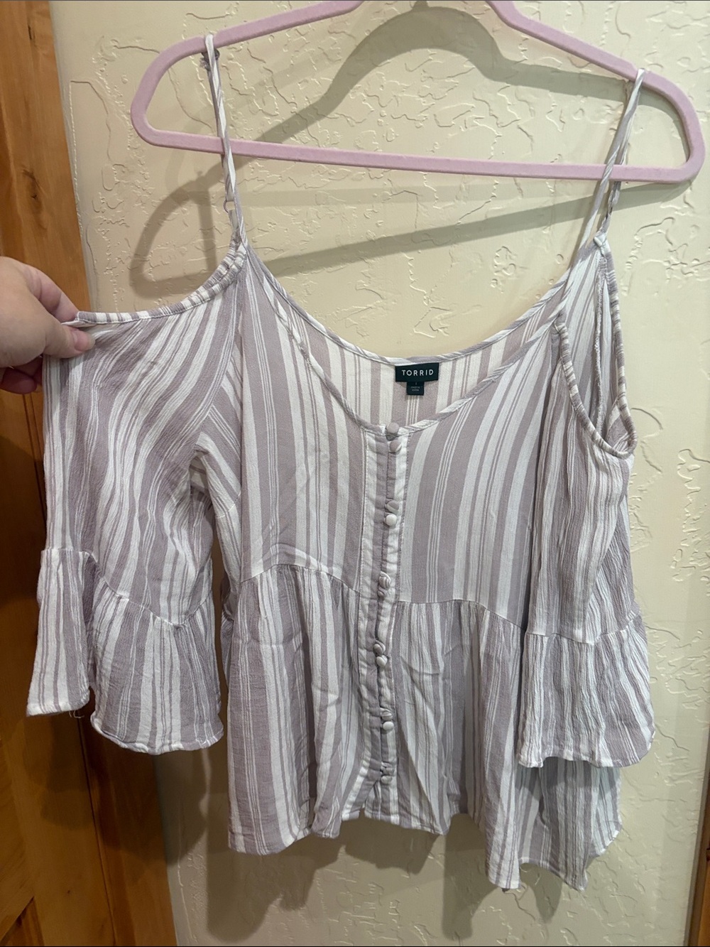 Torrid Light Beige Stripe Cold-Shoulder Button-Front Top Size 1
